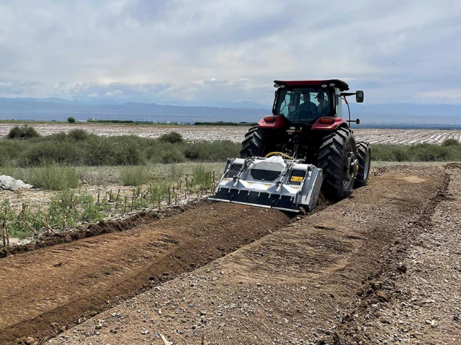 Tractor Rock Crusher For Agricultural Reclamation