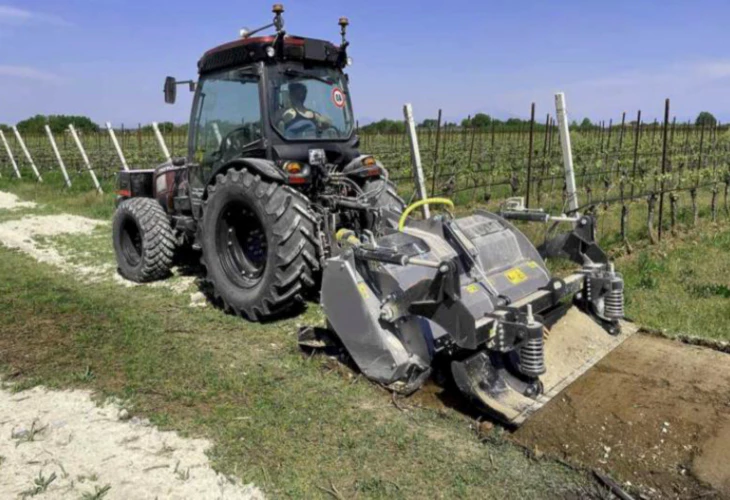 Tractor Stone Crusher For Vineyard work