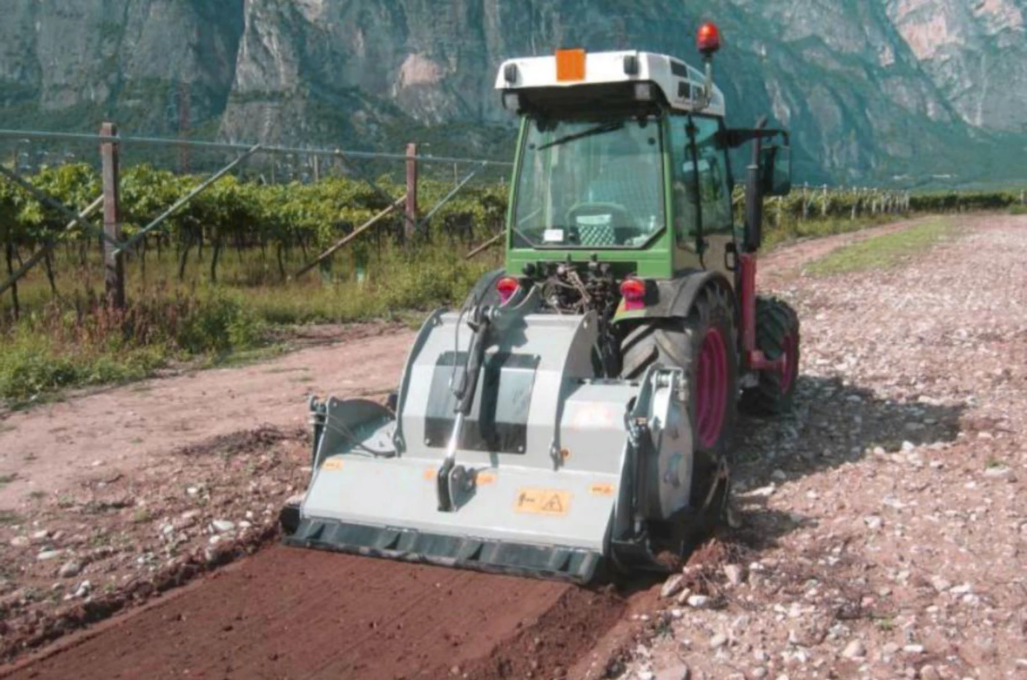 Tractor Stone Crusher for Road Construction work