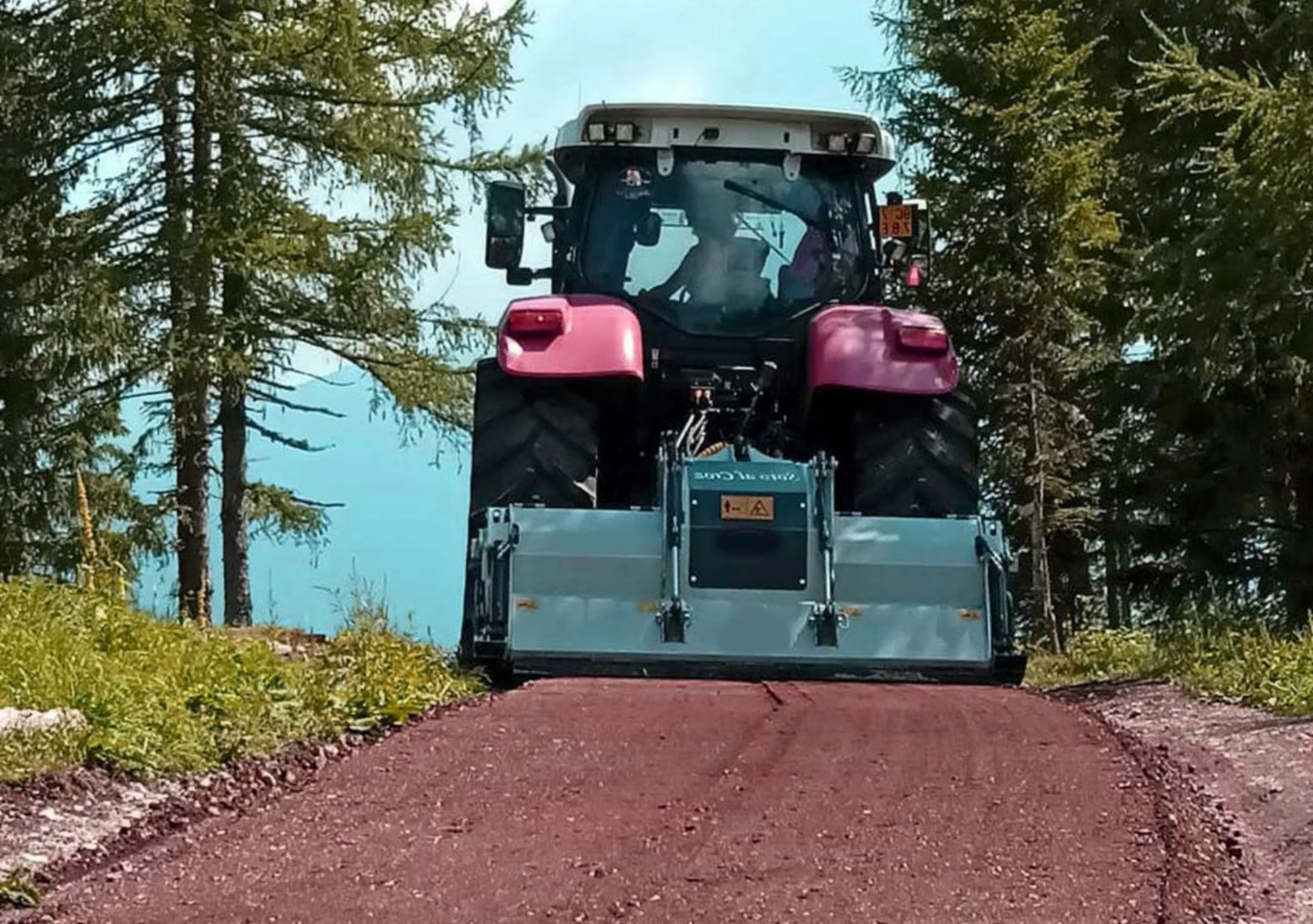 Tractor Stone Crusher for Road Construction Benefits